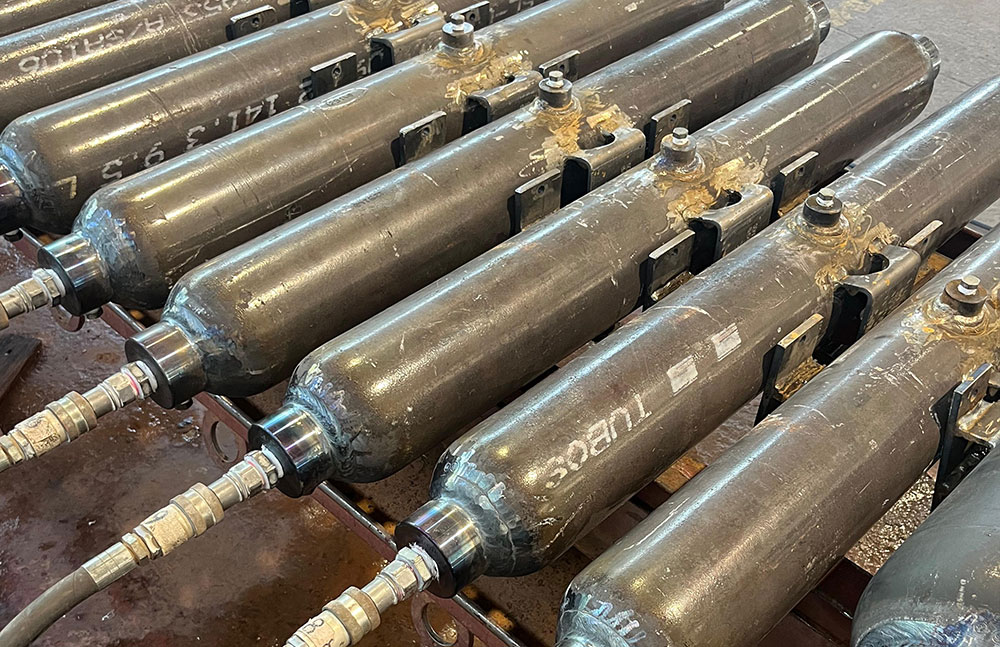 Cold-formed high-pressure tanks using deep drawing method